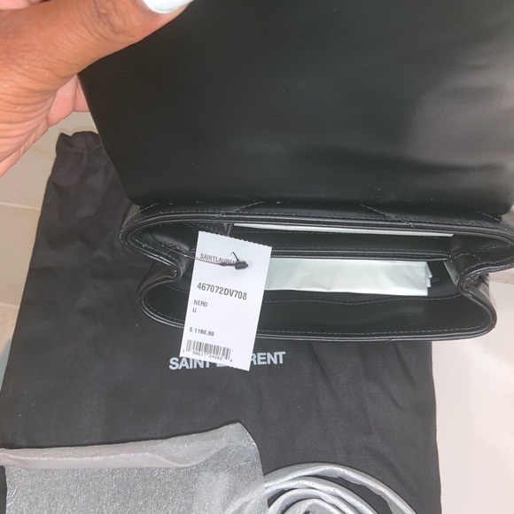 Saint Laurent - Picture 7 of 7